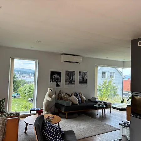 Modern In Tromsdalen فيلة